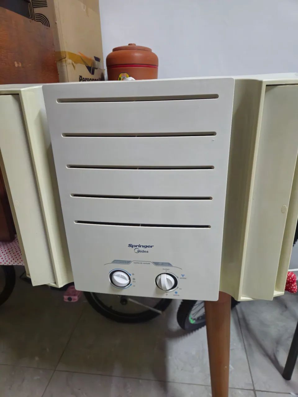 AR CONDICIONADO DE JANELA 7500 BTUS