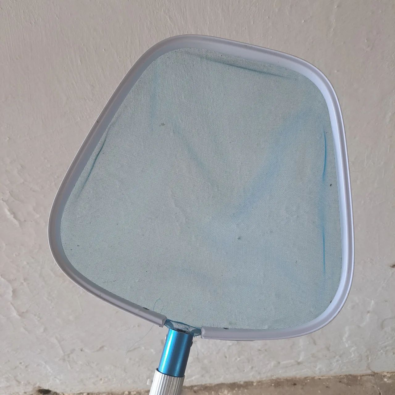 Peneira para limpar piscina com cabo 3 metros - Foto 3