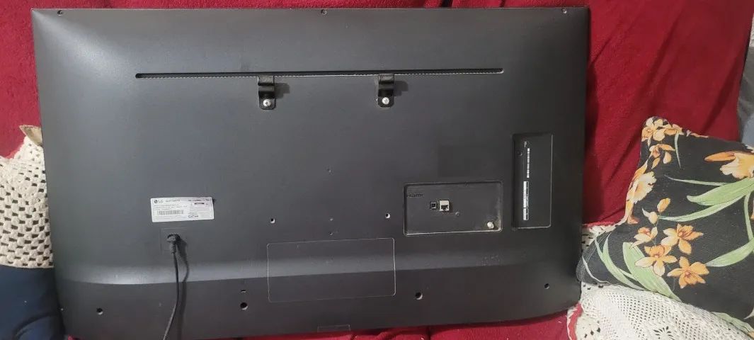 LG 43? 4K - Liga, tem som, sem imagem (para técnico ou peças) - Foto 4