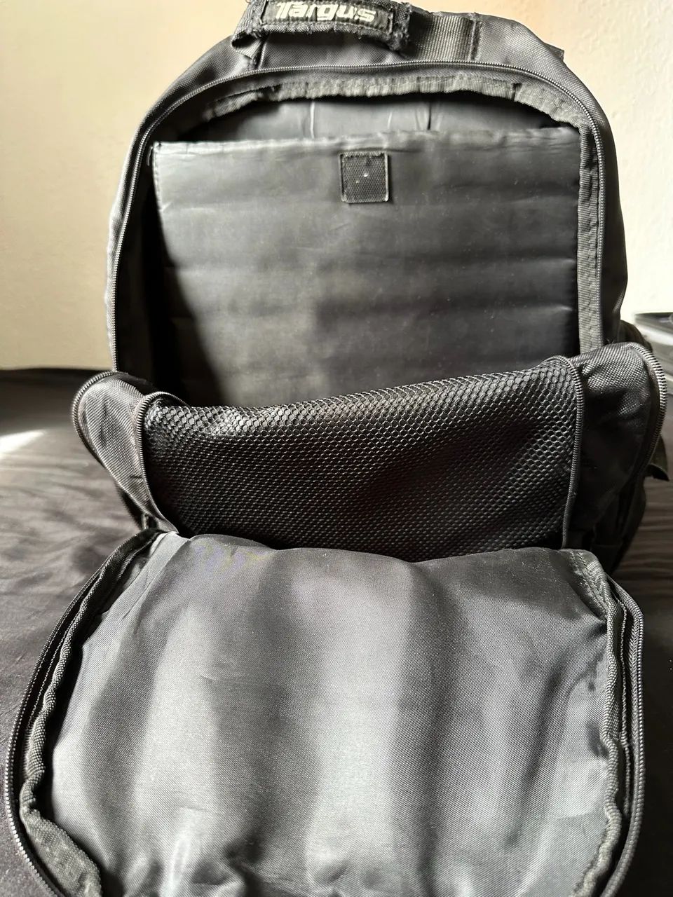 Mochila Targus Groove - Foto 4