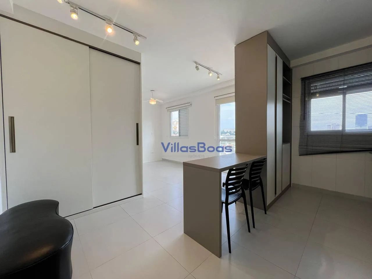Apartamento com 1 dormitório Semi Mobiliado para alugar - Foto 2