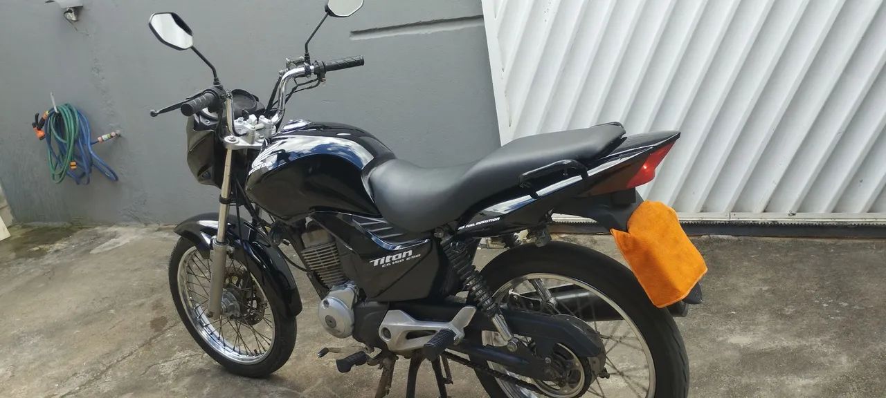 Titan 150 emplacada pra 2027toda filé só pegar e andar