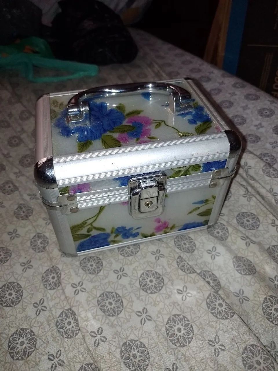 Maletas Semi Novas Para Colocar Jóias - Foto 3