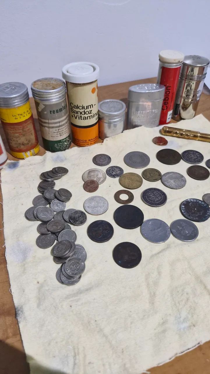 Moedas e latas antigas - Foto 3