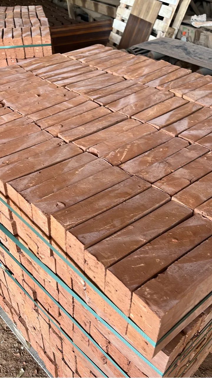 Solid brick.415079222508922883
