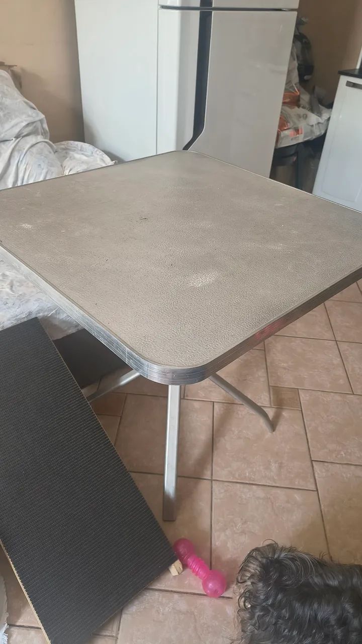 Vende-se essa mesa alumínio  - Foto 3