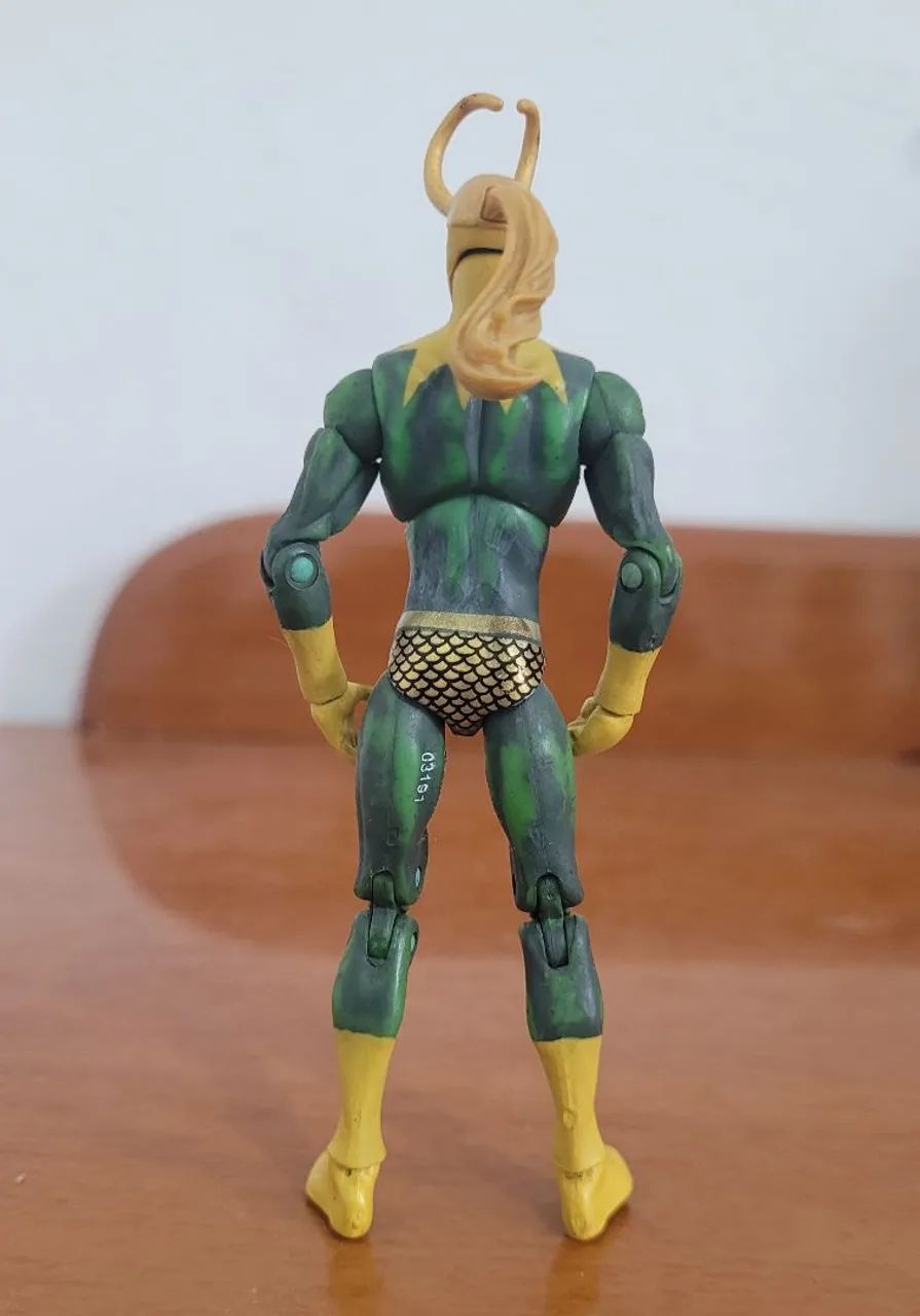 Figura Loki Marvel Universe Hasbro 3.75  - Foto 4
