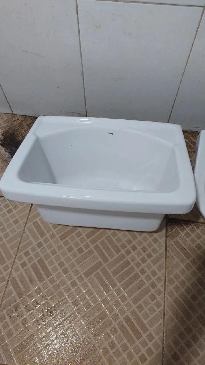 Vendo tanque de lavar roupas celite - Foto 2