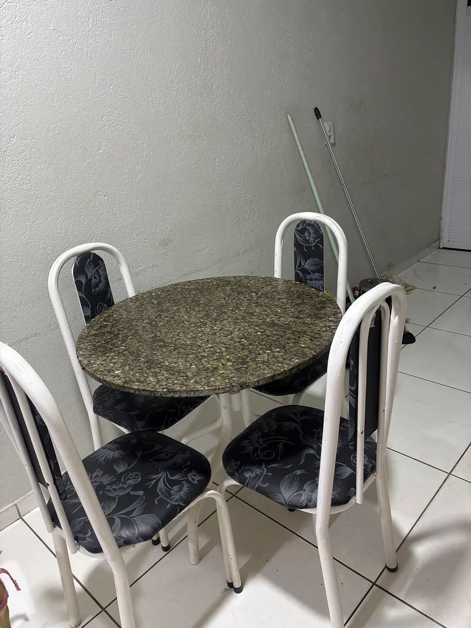 Mesa 4 cadeira