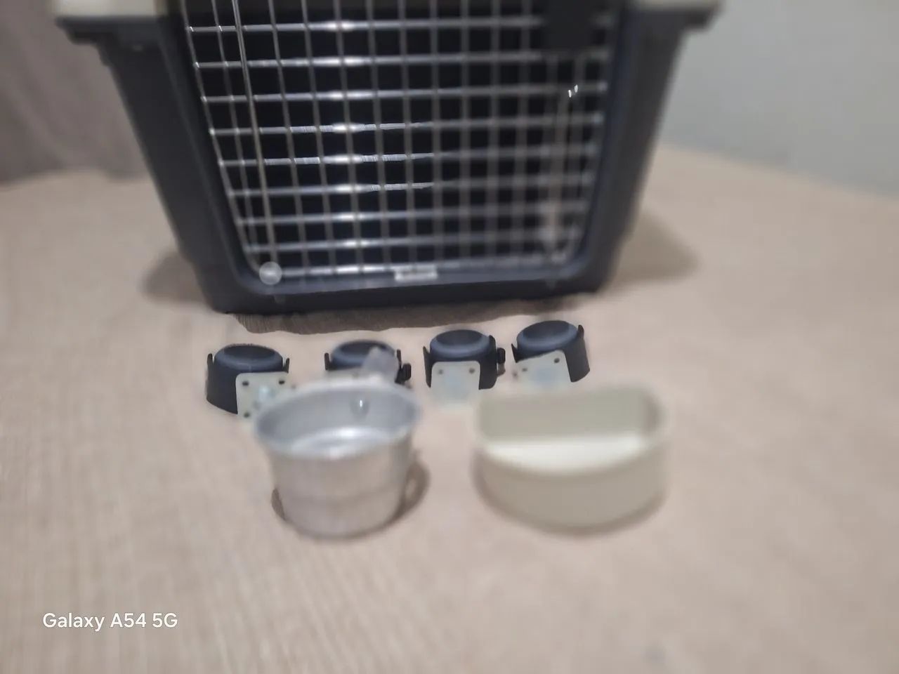 Caixa Padrão Internacional Transporte Aéreo Cães e Gatos ( Padrão IATA) - Como nova