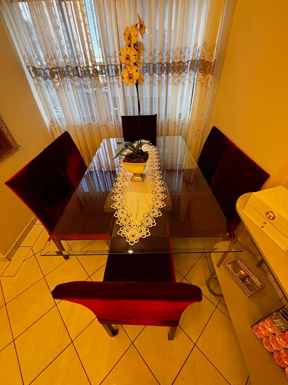 Vendo mesa com base em X - 6 cadeiras  - Foto 4