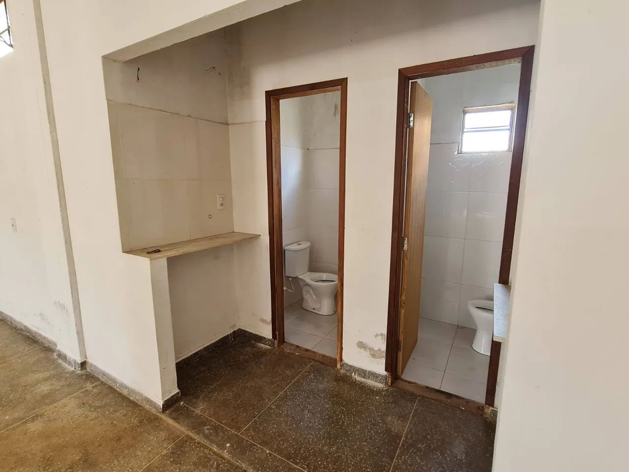 Loja Comercial 100m² na Avenida Principal Sol Nascente - 2 Banheiros - Foto 5