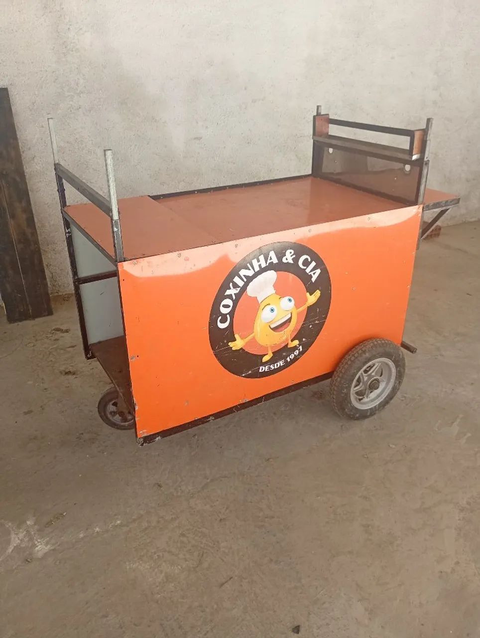 Carrinho de lanche feito em ACM