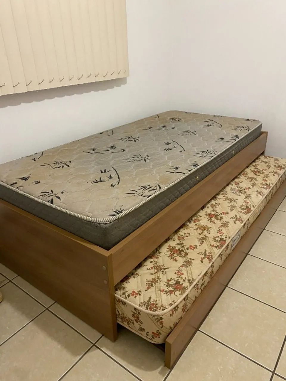 Cama (Bicama + colchão de solteiro)