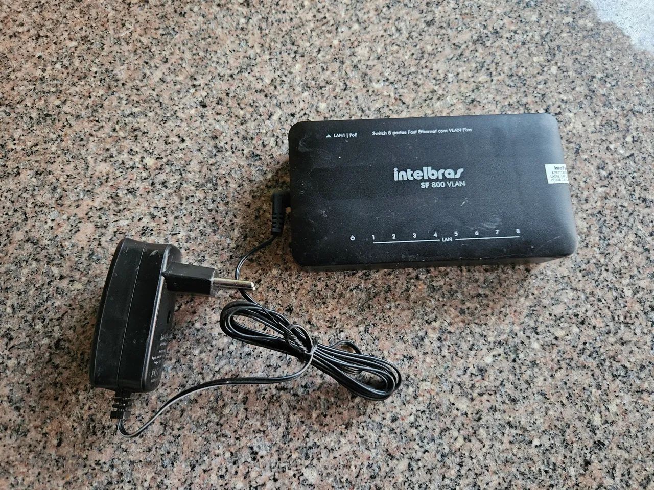 Switch Intelbras SF 800 VLAN 8 Portas Fast Ethernet com Fonte