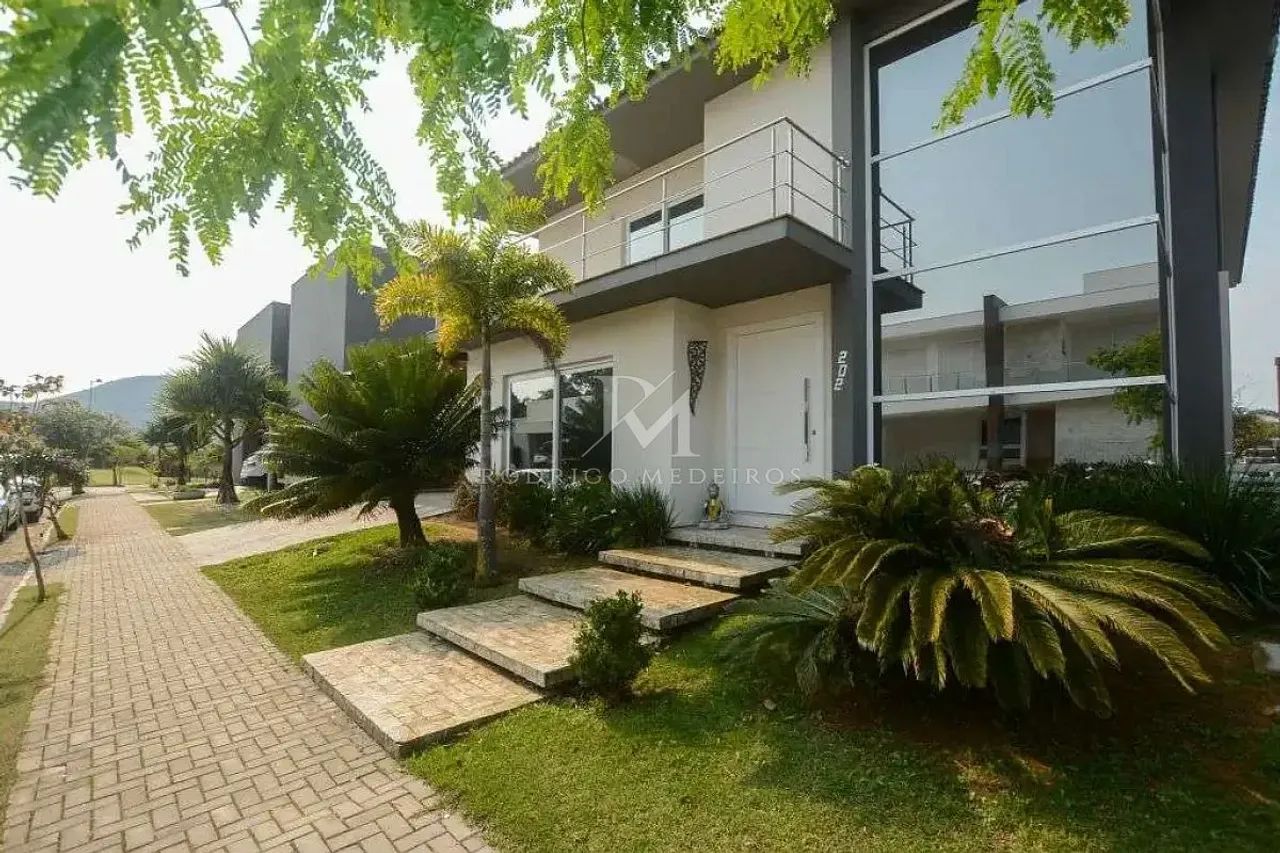 Casa mobiliada com 3 suítes, piscina e sauna à venda no Rio Tavares, Florianópolis. Em con - Foto 2
