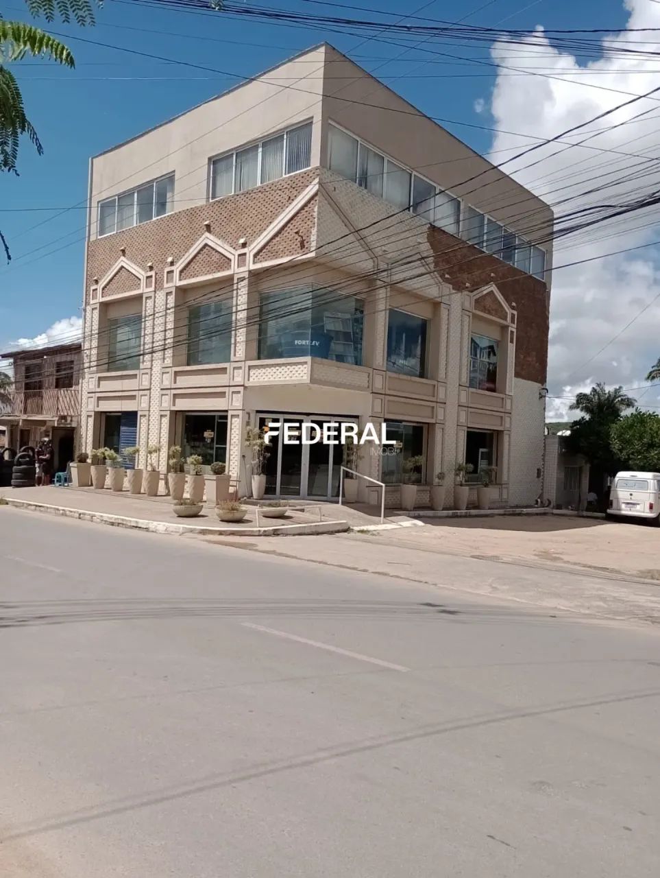 Casa comercial a venda com 540 metros e 5 vagas de garagem em Gravatá -PE