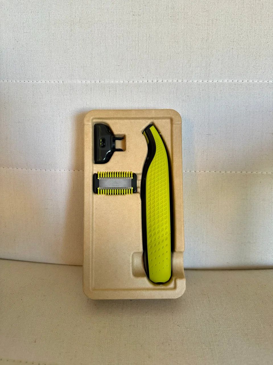 Philips OneBlade Barbeador e Aparador Elétrico para Rosto e Corpo - Foto 4