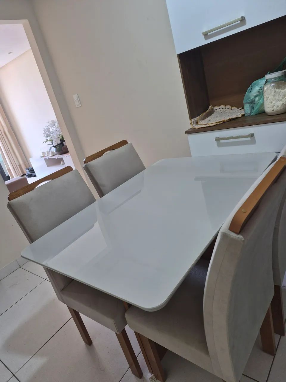 Mesa com tampo de vidro
