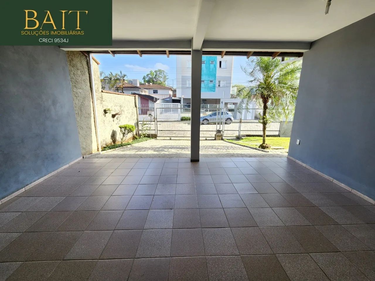 Casa averbada com 04 quartos, 2 suítes, escritório, com 165,91m² de área construída e 450m - Foto 4