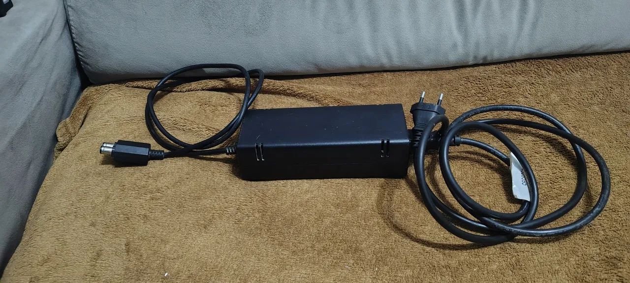 fonte de Xbox 360 slim 127v original funcionando 