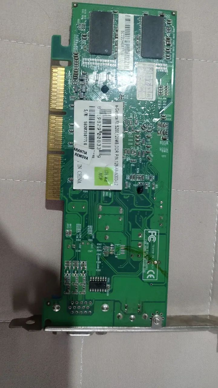 Placa de Vídeo GeForce FX 5200