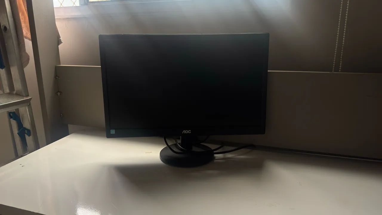 MONITOR AOC