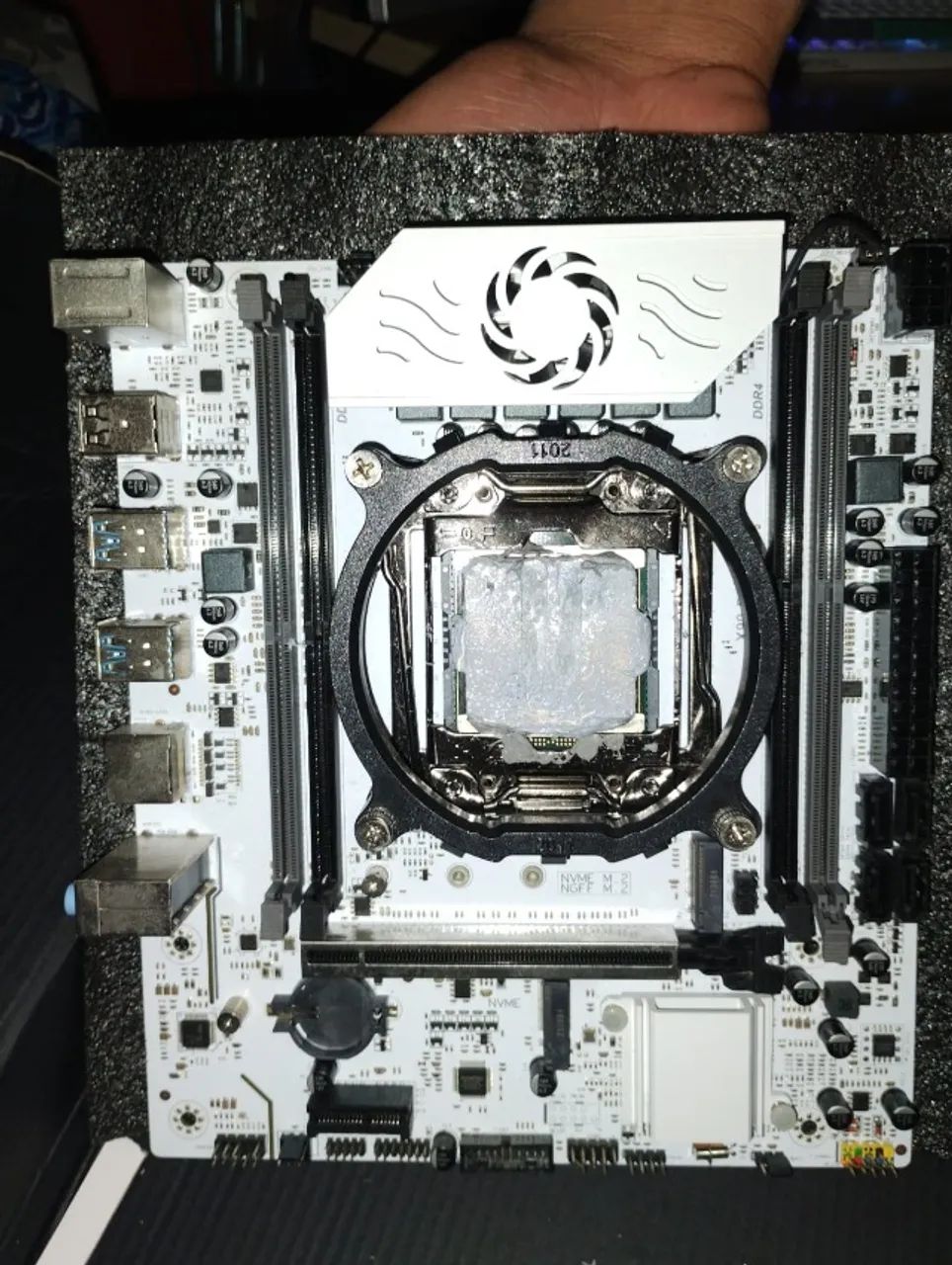 placa mae. x 99 com processador, E5 2680v4,com suporte do cooler. - Foto 5