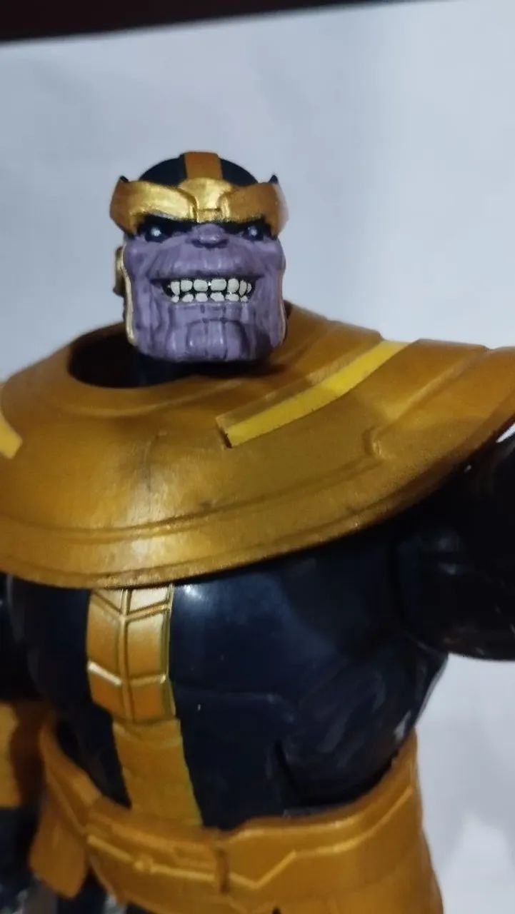Vendo Thanos Marvel legends 