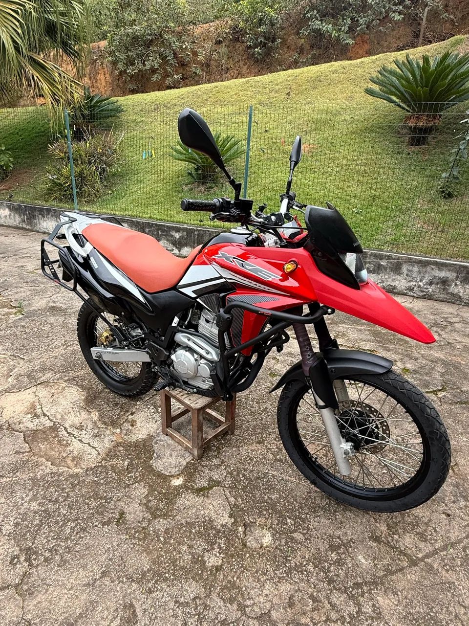 Xre 300 2014