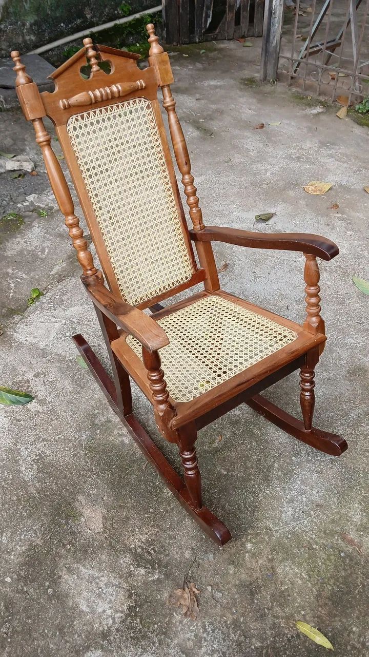 Cadeira de balanço antiga  - Foto 2