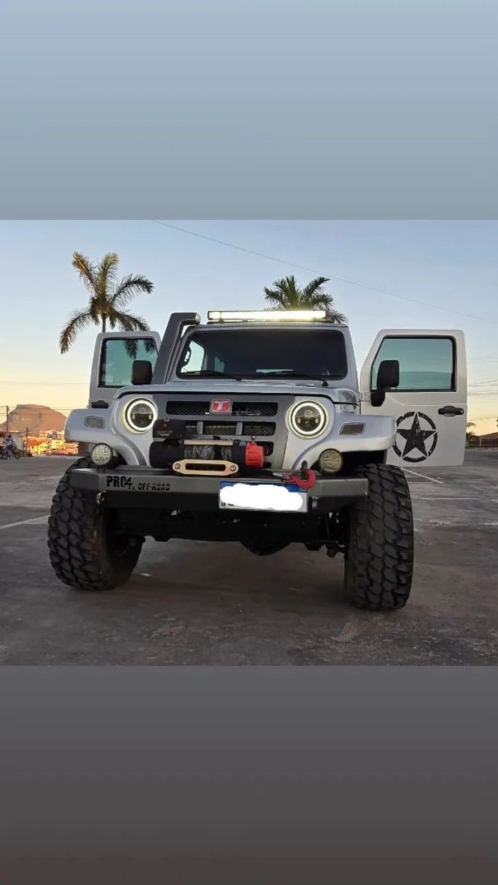 Troller T-4 2011