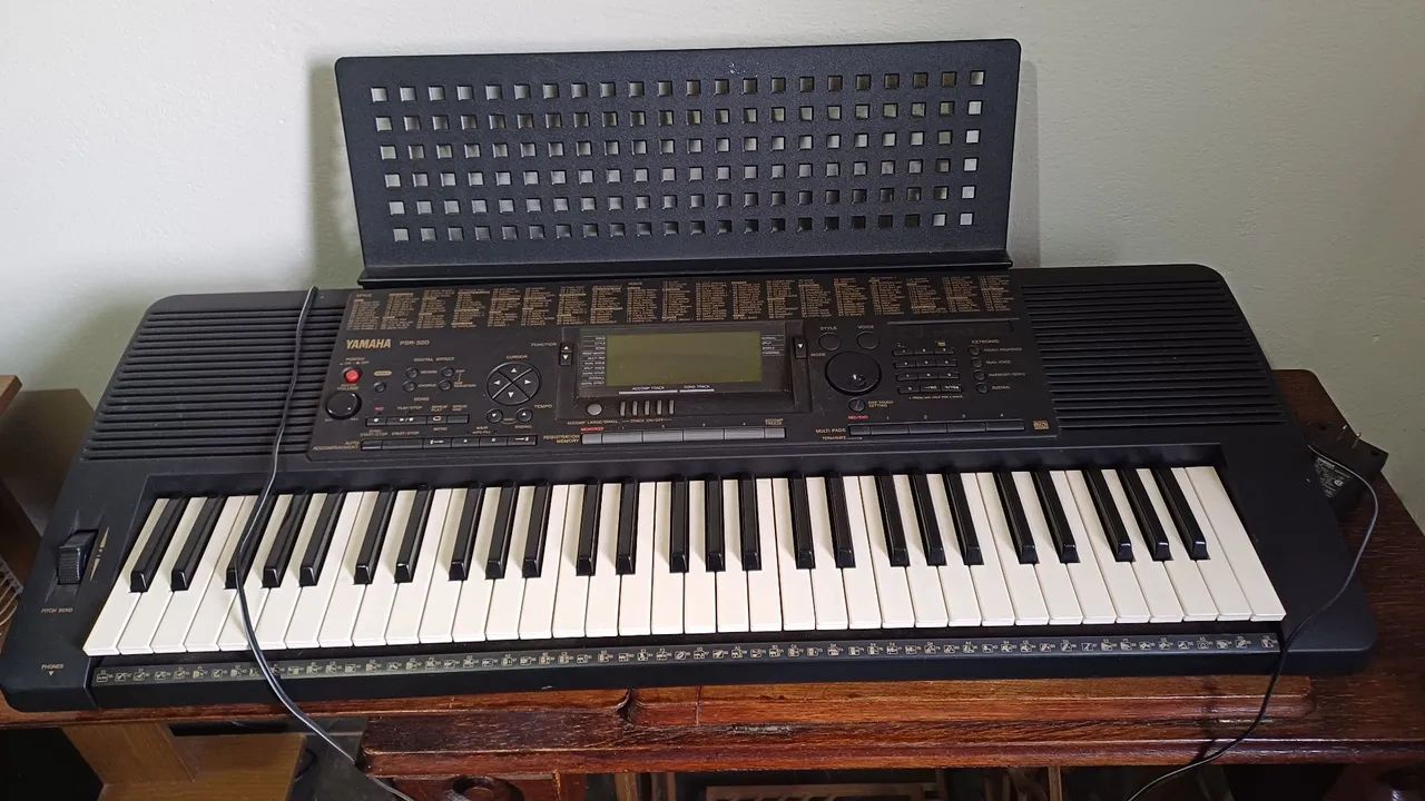 Teclado Yamaha PSR-520 - Excelente Estado (Com Sensibilidade