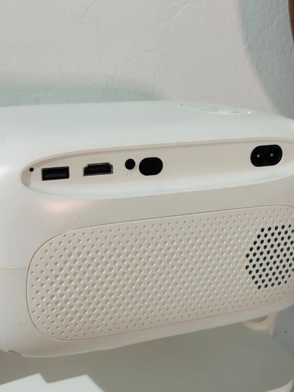 Projetor Bettdow Ac 1060 branco - Foto 5