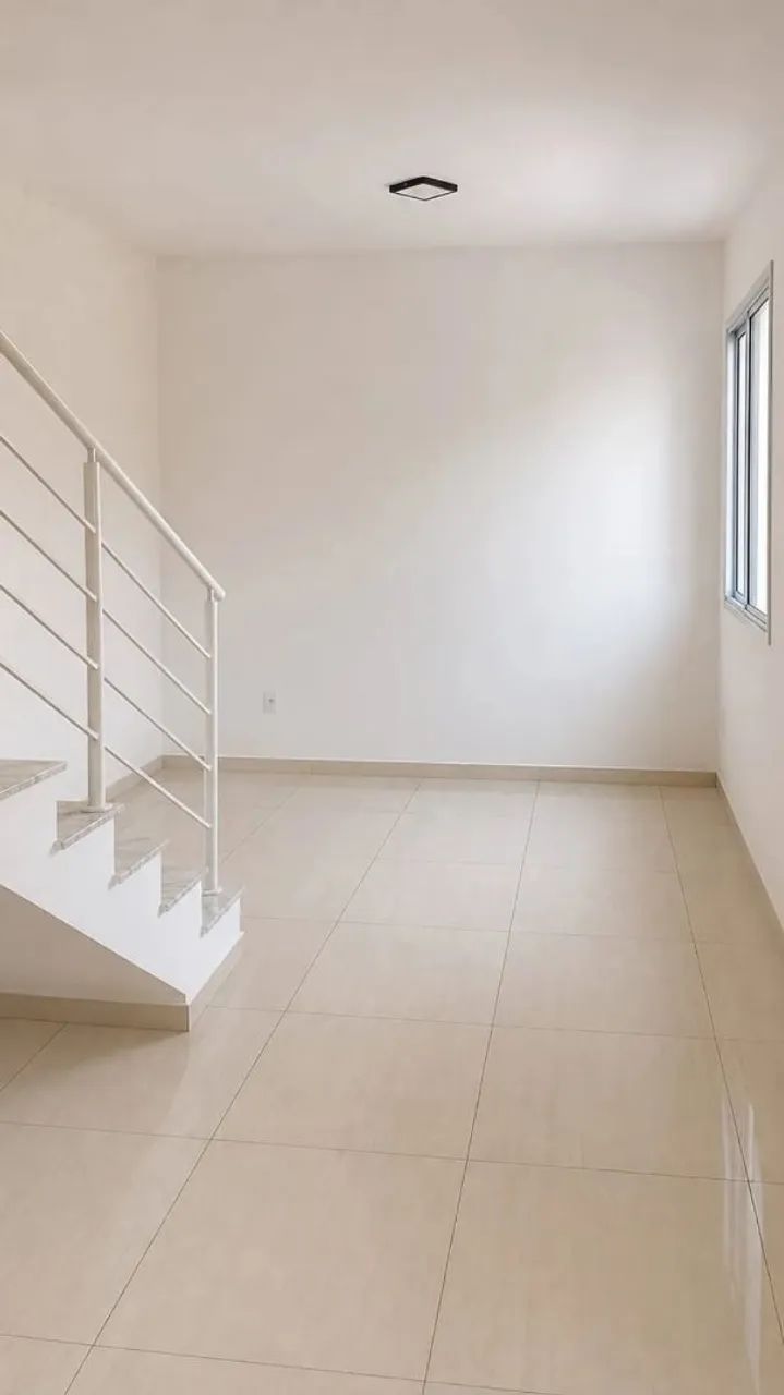 Vende-se casa sobrado ! 