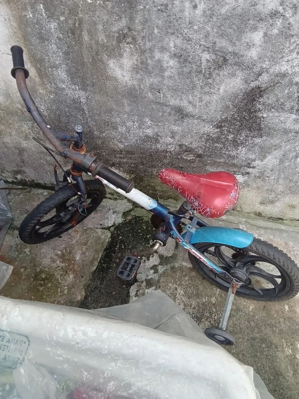 Moto elétrica e bicicleta menino  - Foto 4