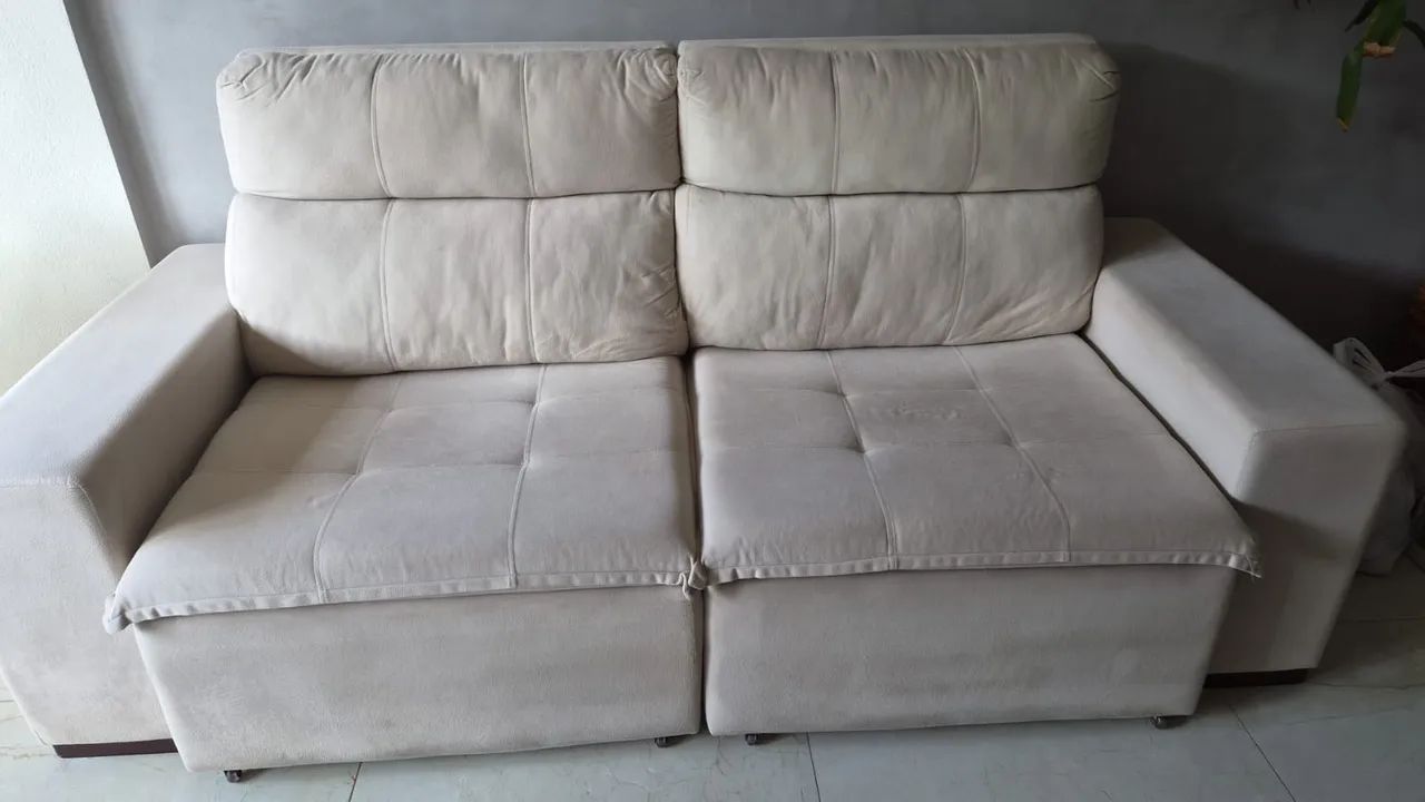 Sofá retrátil 2.10m feito sob medida, muito novo