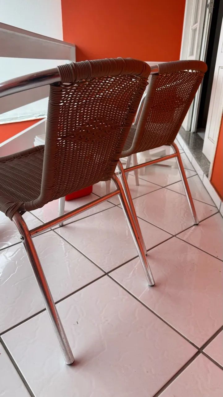 2 Cadeiras + Mesa + 2 Banquinhos + Cooler - Foto 4