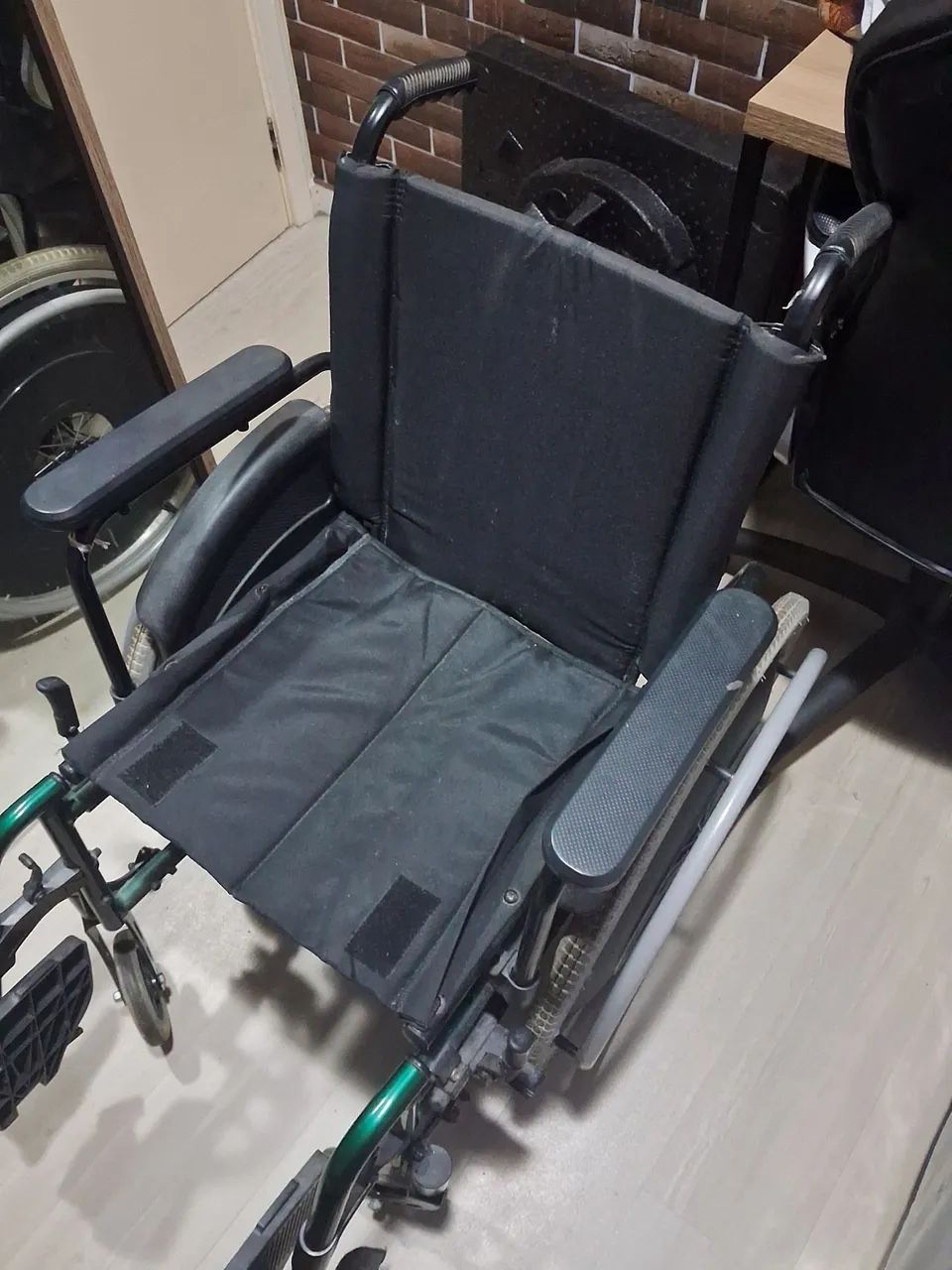 Cadeira de rodas - grande - ortomobil  - Foto 4