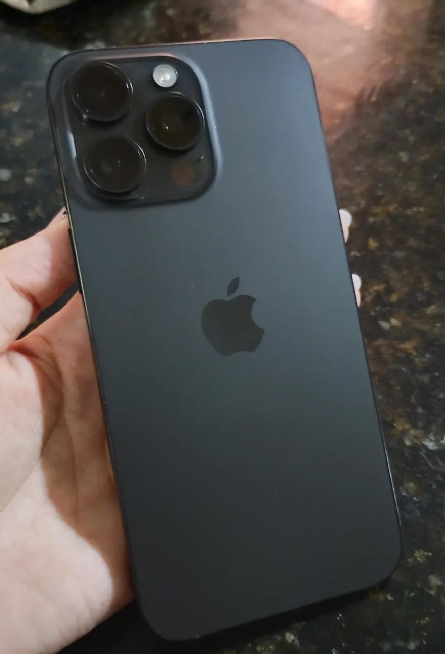 iPhone 15 pro max, black.