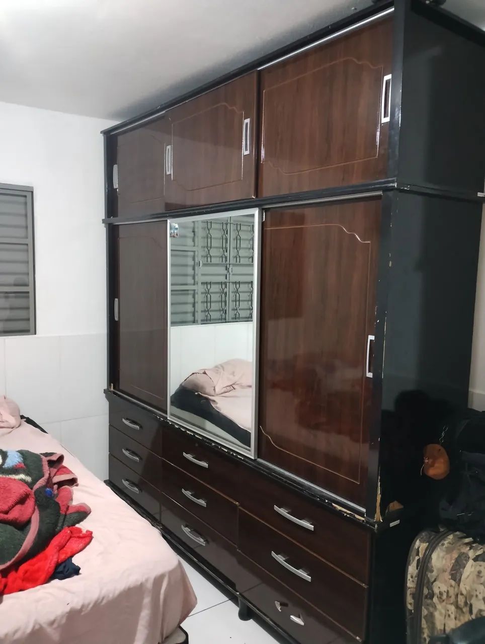 Guarda-Roupas Preto + Imbuia