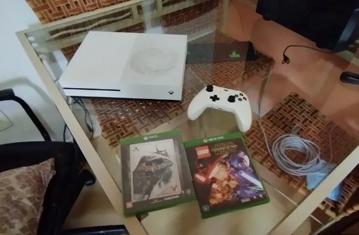 Xbox one s 1 TB mais 2 jogos