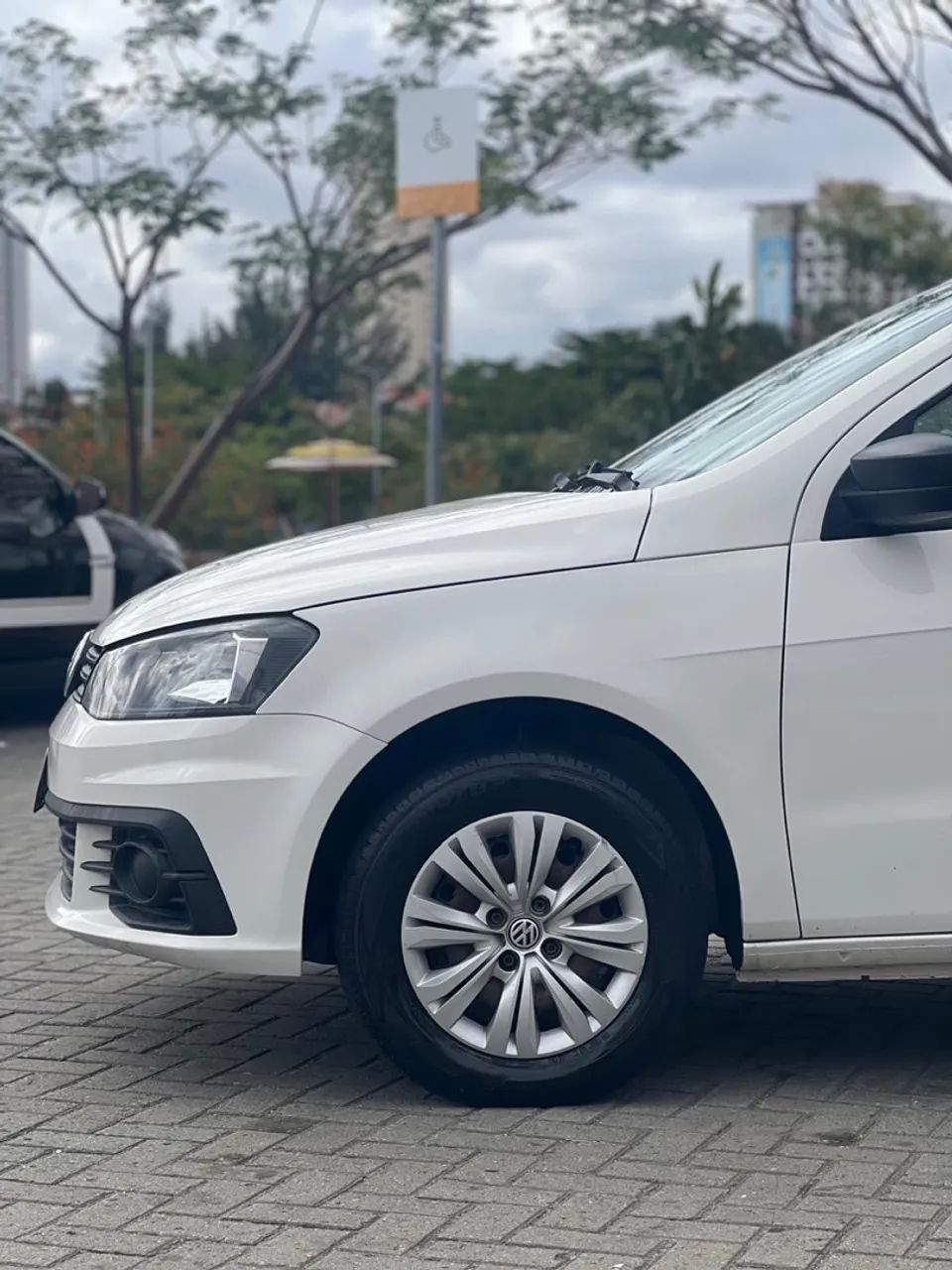 Volkswagen Gol GOL TRENDLINE 1.6 T.FLEX 8V 5P 2017