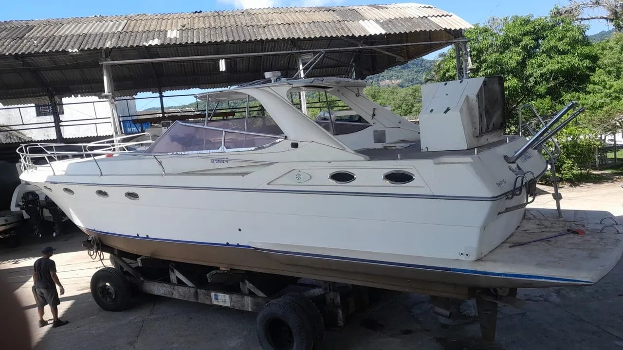 Vendo - Casco - Lancha Engemare 48 - Sem motor - Foto 4