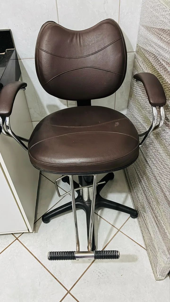 Cadeira de cabeleireiro mega confortável  - Foto 2