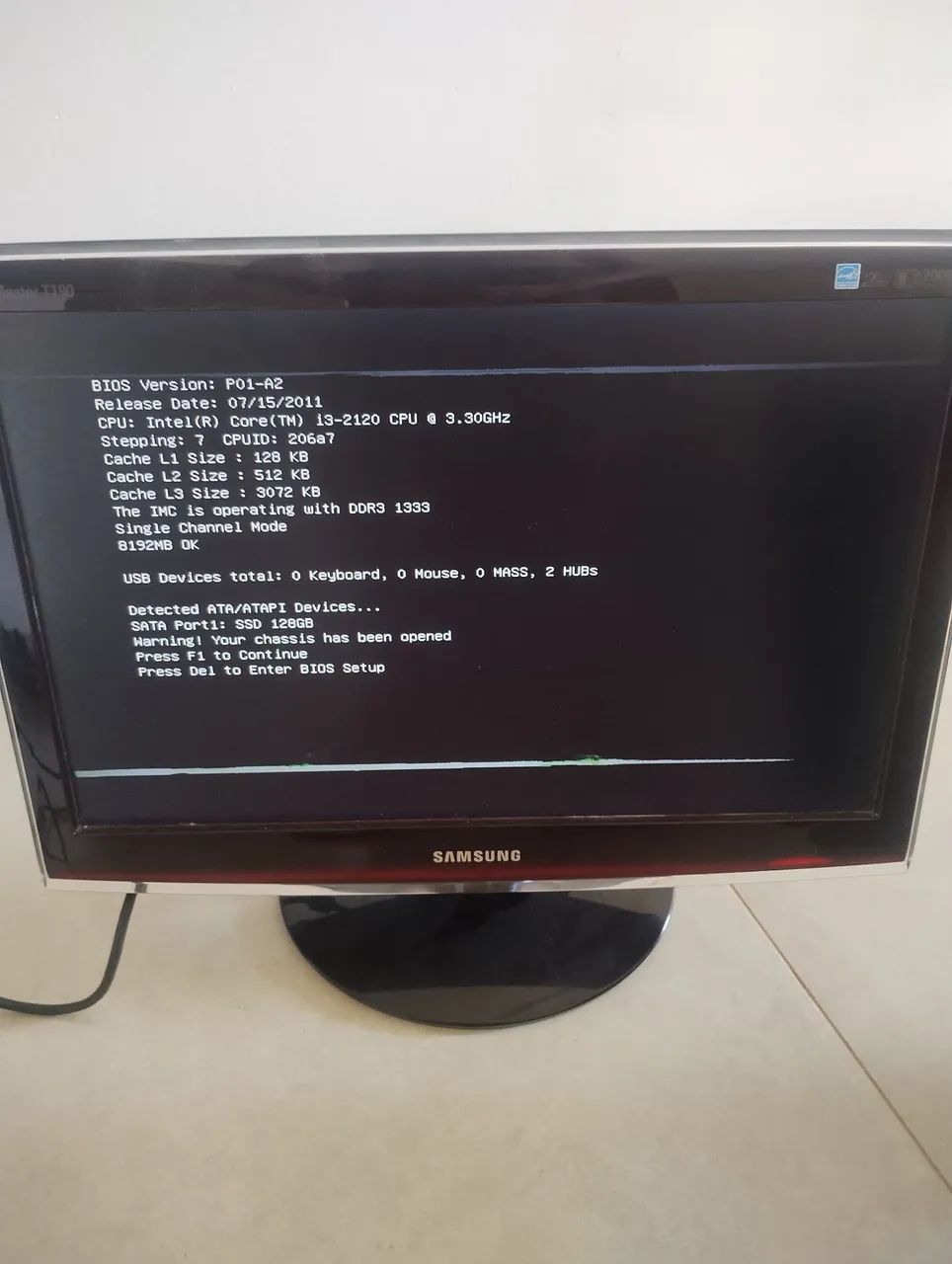 3 monitores 1 com defeito  - Foto 2