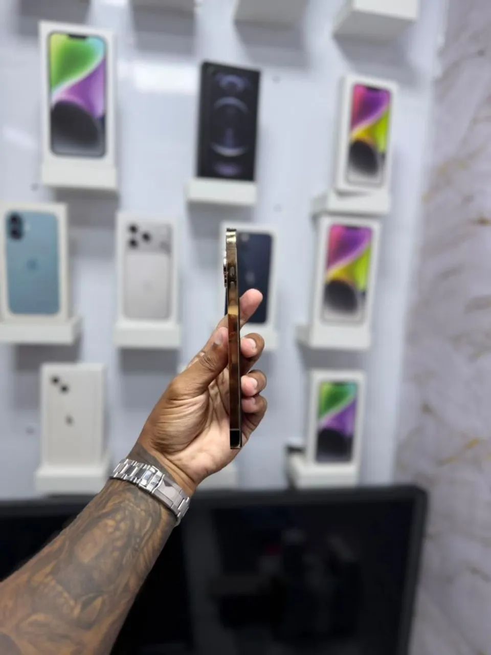 IPHONE 12 PRO MAX 128GB<br>SEM FACE ID<br>R$ 1.599,00 - Foto 3