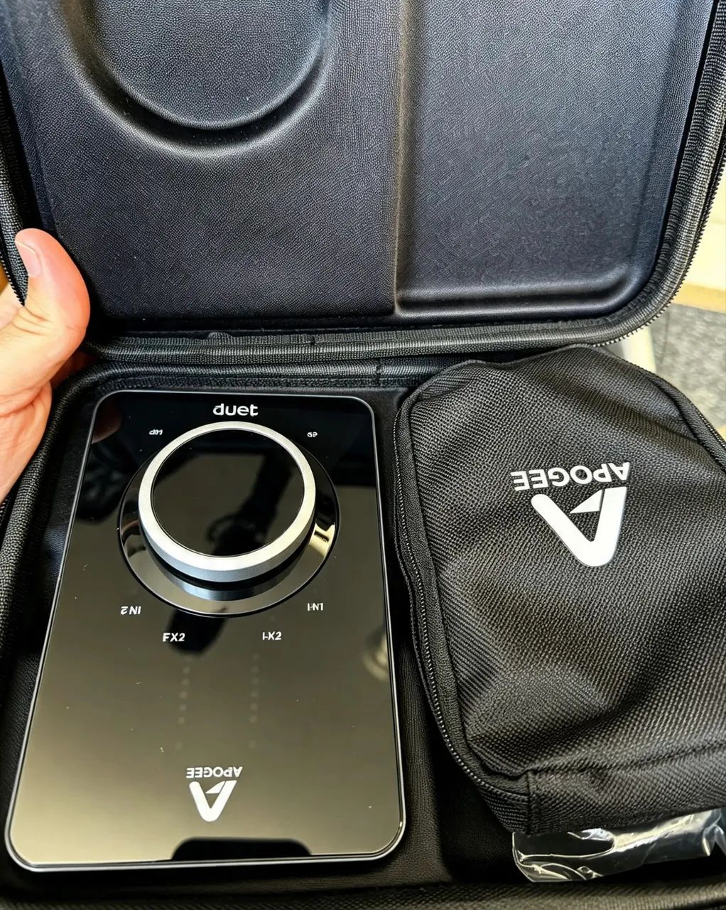  Interface de audio Apogee Duet 3 Premium na caixa - Foto 2