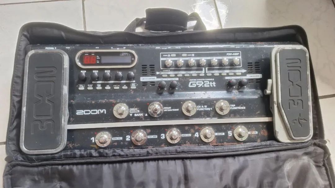 ニクラウス 2台 ZOOM G9.2tt PEDALEIRA VALVULADA [ LEIA A DESCRIÇÃO] - Instrumentos