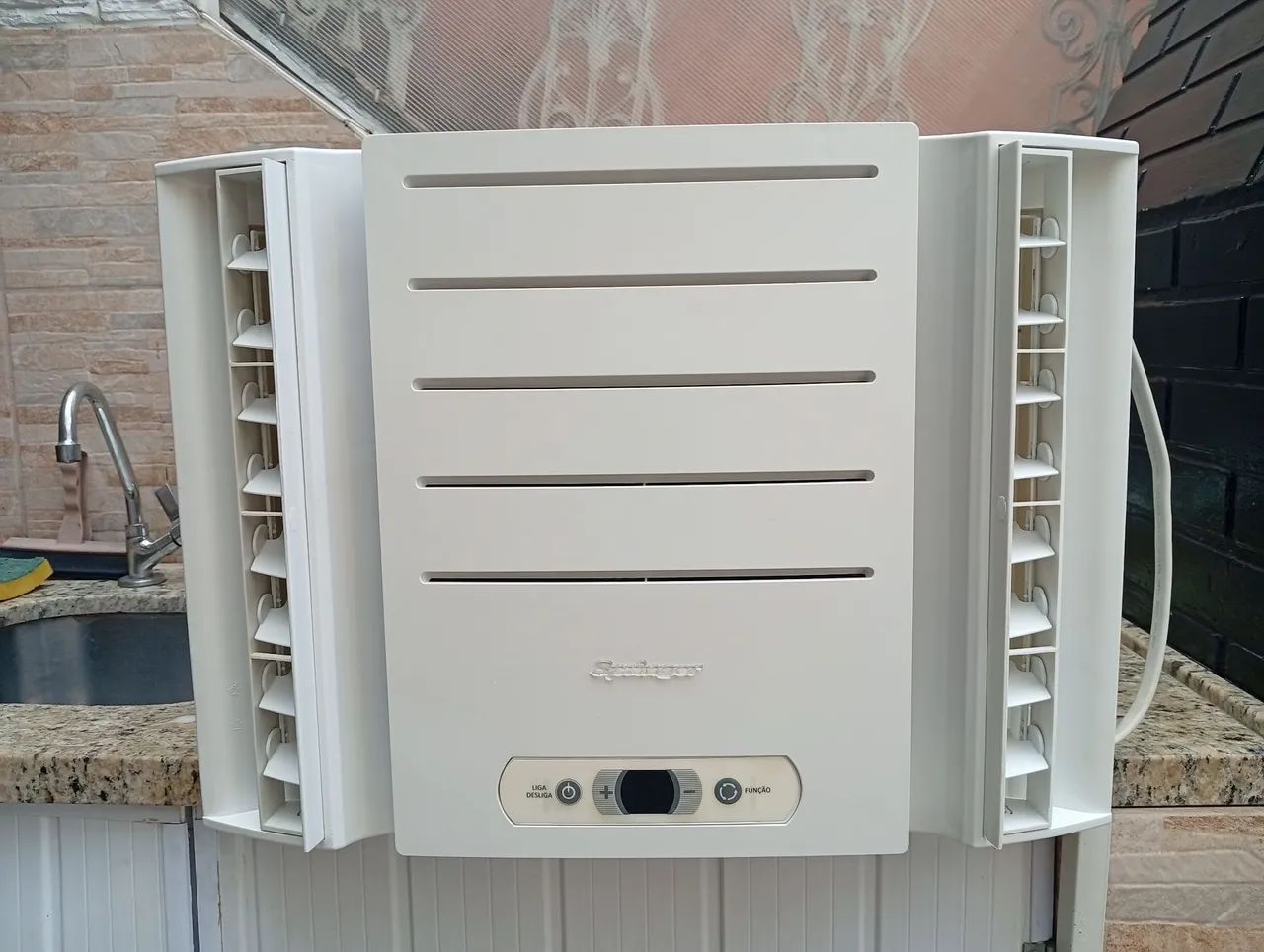 Excelente ar condicionado springer eletrônico 10.000 BTUs 220v - Foto 2